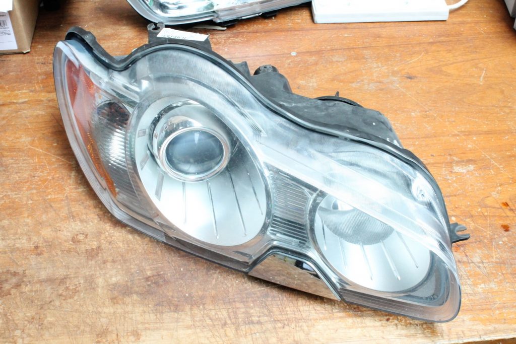 Jaguar XF Headlight bulb fitting step 13
