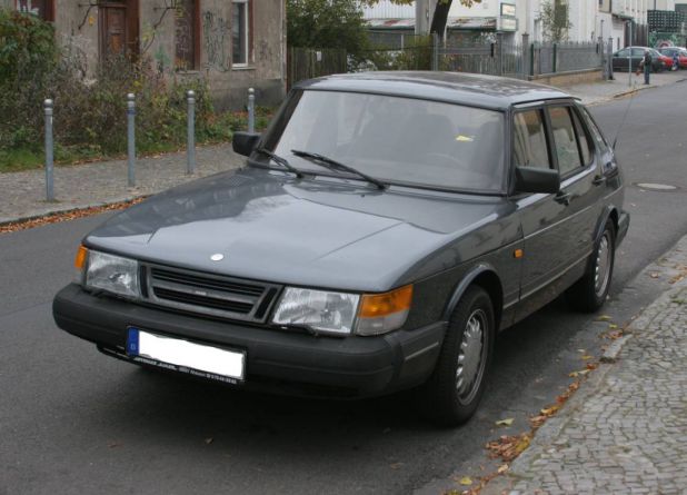 Saab 900